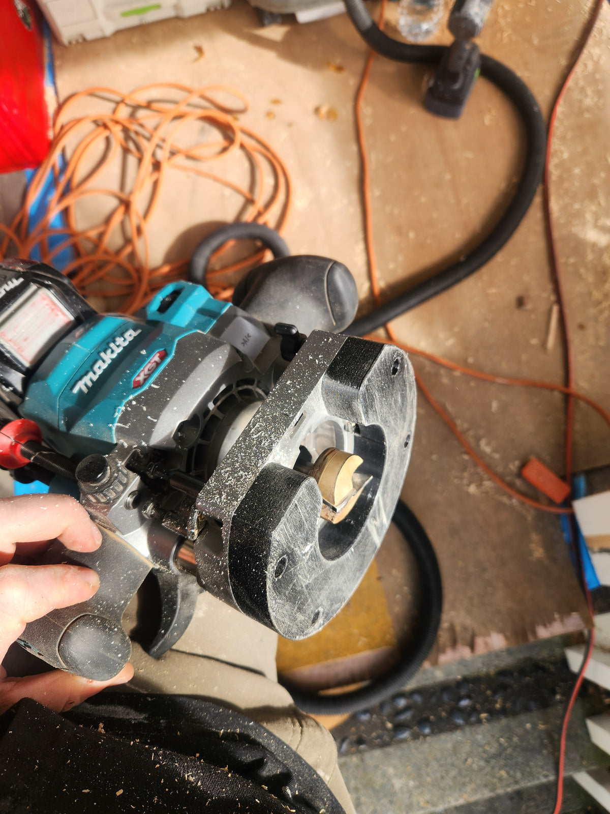 Makita 40V Router Flush & Plug Cutting Base